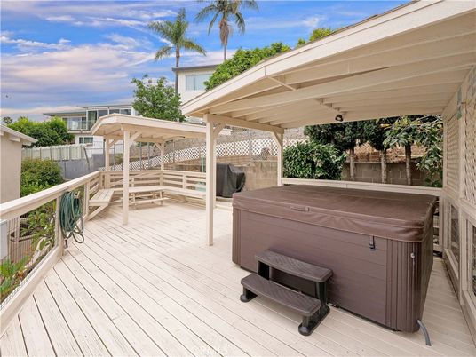 Exterior, Hot Tub