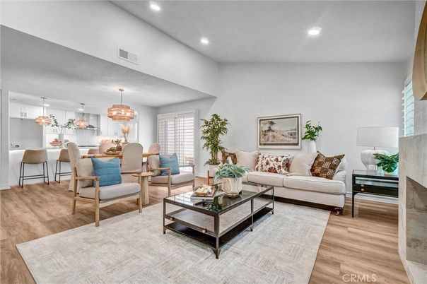 Chandelier, Dining room, Interior, Living room, Pendant Lights, Recessed Lighting, Wood Texture Flooring