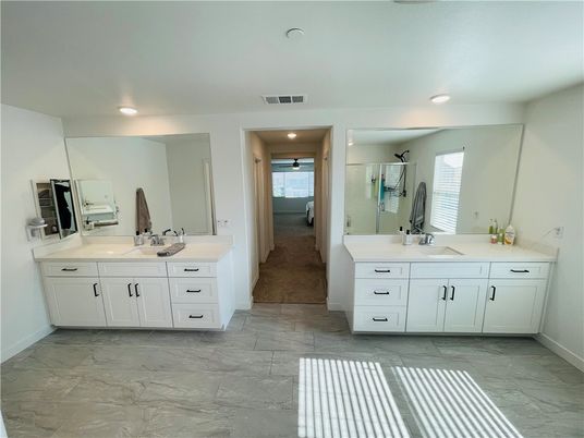 Bathroom, Dual Sink Vanities, Interior, Recessed Lighting