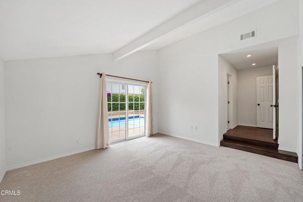 Empty room, Interior, Recessed Lighting