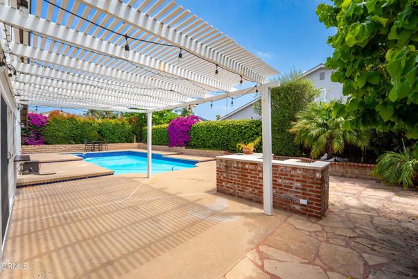 Exterior, Pool