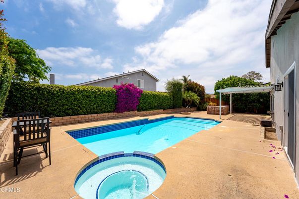 Exterior, Pool