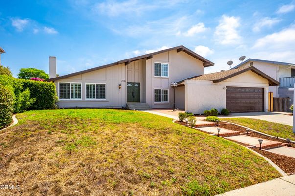 Attached, Backyard, Exterior, Facade, Modern