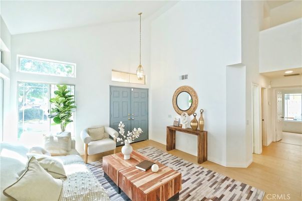 Interior, Living room, Pendant Lights, Recessed Lighting, Wood Texture Flooring