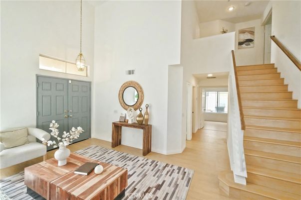 Interior, Pendant Lights, Recessed Lighting, Wood Texture Flooring