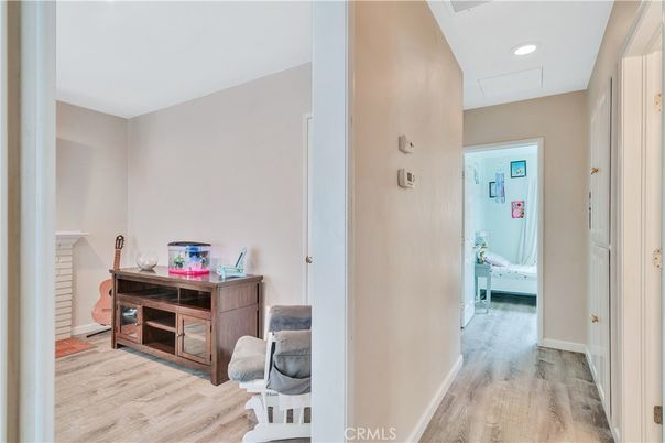 Interior, Recessed Lighting, Wood Texture Flooring