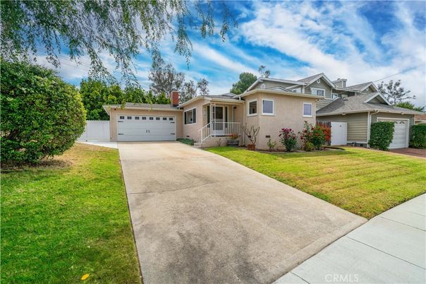 Attached, Backyard, Exterior, Facade, Ranch