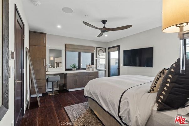 Bedroom, Home Office, Interior, Recessed Lighting, Wood Texture Flooring