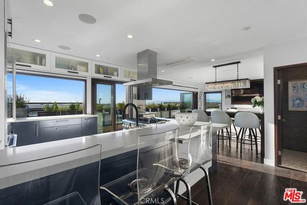 Chandelier, Dining room, Interior, Kitchen, Pendant Lights, Recessed Lighting, Wood Texture Flooring