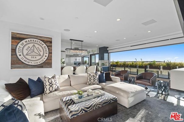 Chandelier, Dining room, Interior, Living room, Pendant Lights, Recessed Lighting