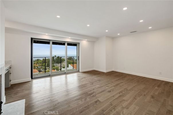 Empty room, Interior, Recessed Lighting, Water, Wood Texture Flooring