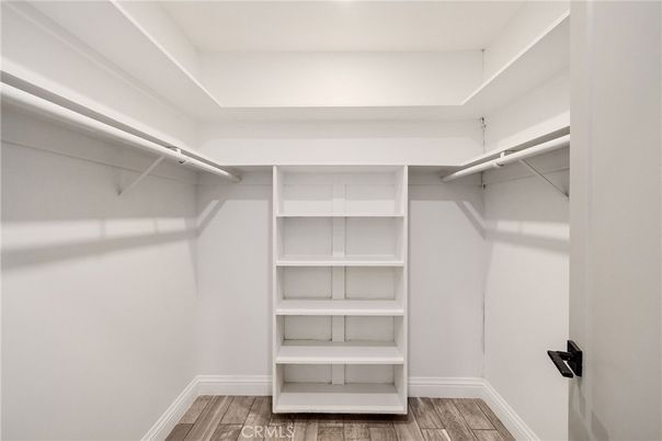 Interior, Walk-in Closets, Wood Texture Flooring