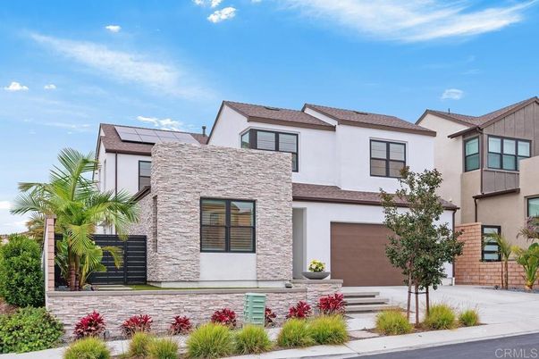 Attached, Exterior, Facade, Solar Panels, Modern