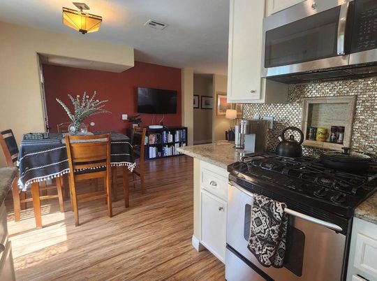 Dining room, Interior, Kitchen, Stainless Steel Appliances, Wood Texture Flooring