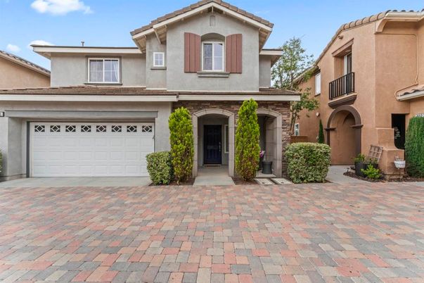 Attached, Exterior, Facade, Mediterranean