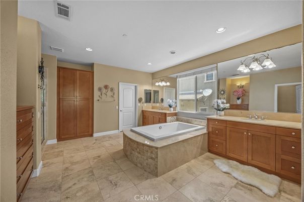 Bathroom, Dual Sink Vanities, Interior, Recessed Lighting