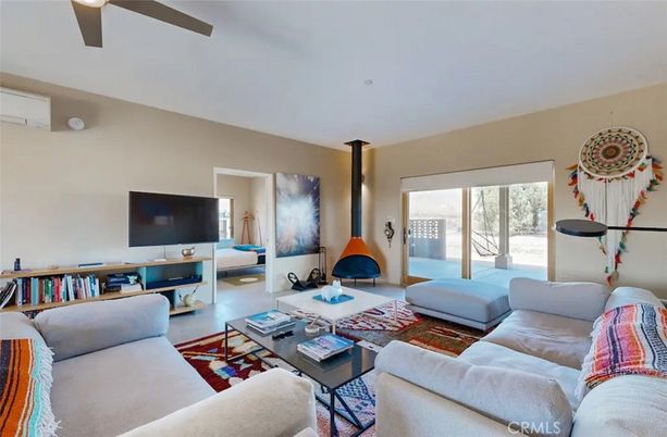 Fireplace, Interior, Living room