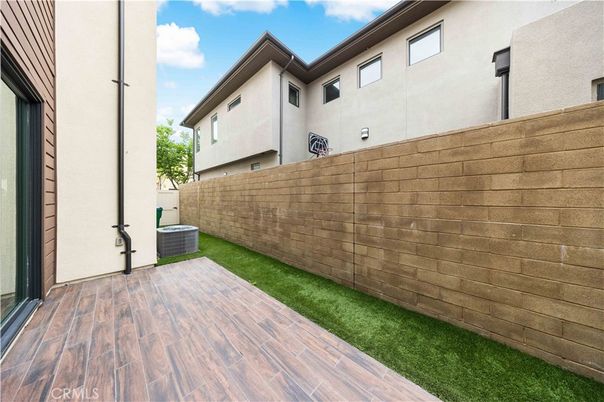 Exterior, Wood Texture Flooring