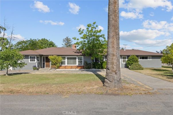 Backyard, Exterior, Facade, Ranch