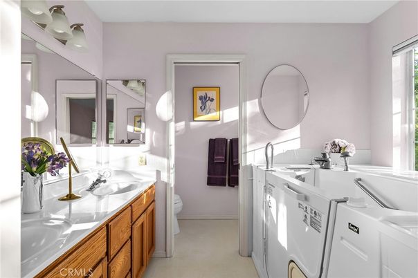 Bathroom, Dual Sink Vanities, Interior