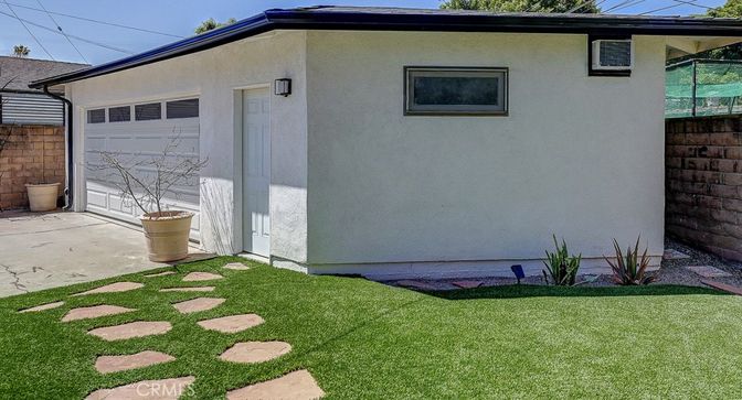 Detached Garage, Exterior