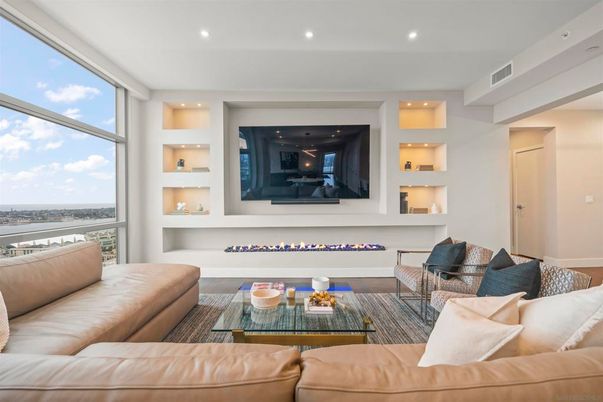 Interior, Living room, Recessed Lighting, Water, Wood Texture Flooring