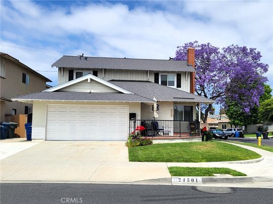 Attached, Exterior, Facade, American Craftsman