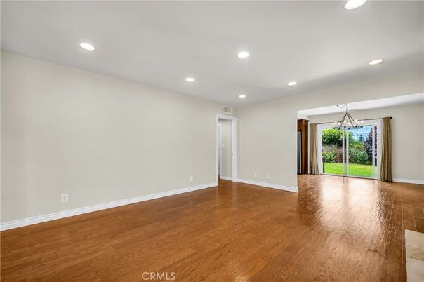 Empty room, Interior, Recessed Lighting, Wood Texture Flooring