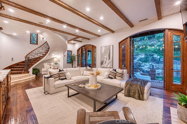 Interior, Living room, Recessed Lighting, Wooden Beams, Wood Texture Flooring