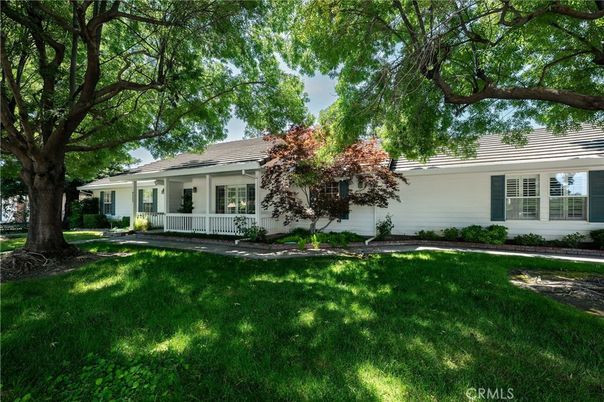 Backyard, Exterior, Facade, Ranch