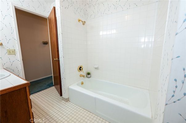 Bathroom, Interior, Tile Countertops