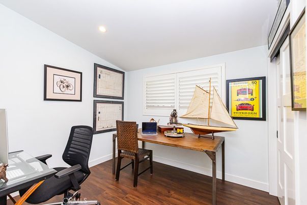 Home Office, Interior, Recessed Lighting, Wood Texture Flooring