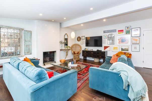 Fireplace, Interior, Living room, Pendant Lights, Recessed Lighting, Wood Texture Flooring