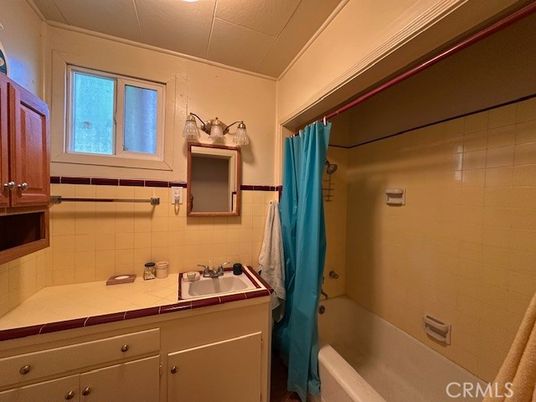 Bathroom, Interior, Tile Countertops