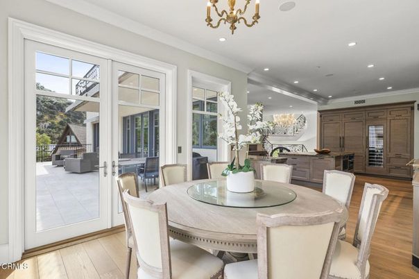 Chandelier, Dining room, Interior, Recessed Lighting, Wood Texture Flooring