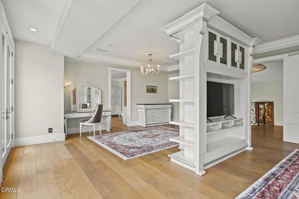Chandelier, Interior, Recessed Lighting, Wood Texture Flooring