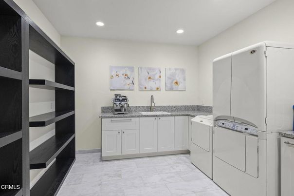 Interior, Marble, Recessed Lighting, Washer