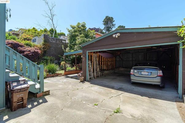Detached Garage, Exterior