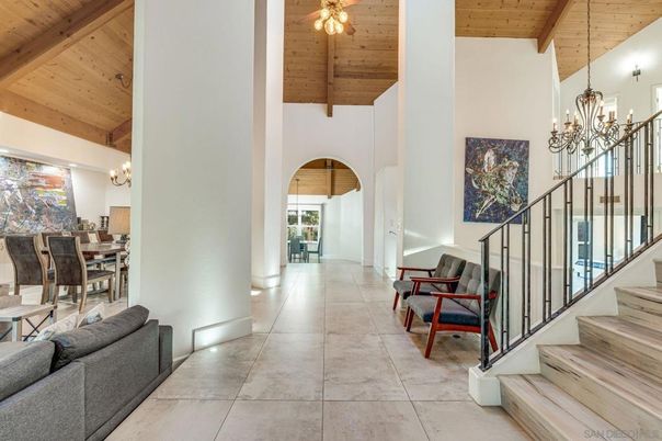 Chandelier, Dining room, Interior, Pendant Lights, Wooden Beams, Wooden Ceilings