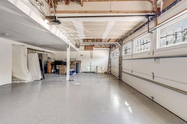Garage, Interior