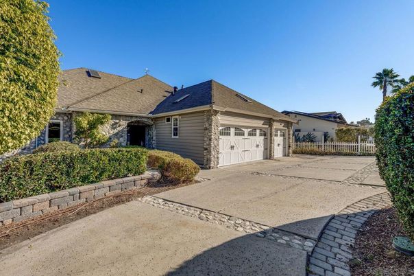 Detached Garage, Exterior