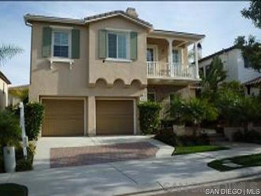 Attached, Exterior, Facade, Mediterranean