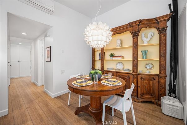 Chandelier, Dining room, Interior, Recessed Lighting, Wood Texture Flooring