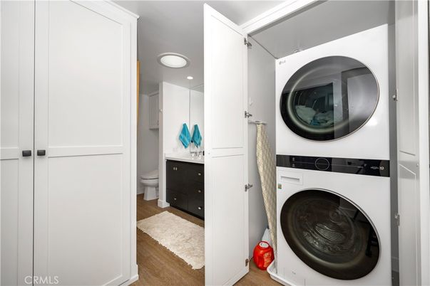 Interior, Recessed Lighting, Utility Closets, Washer, Wood Texture Flooring