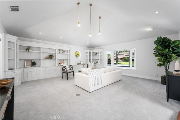 Interior, Living room, Pendant Lights, Recessed Lighting