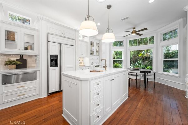 Dining room, Interior, Kitchen, Pendant Lights, Recessed Lighting, Wood Texture Flooring