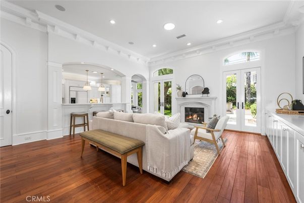 Fireplace, Interior, Living room, Pendant Lights, Recessed Lighting, Wood Texture Flooring
