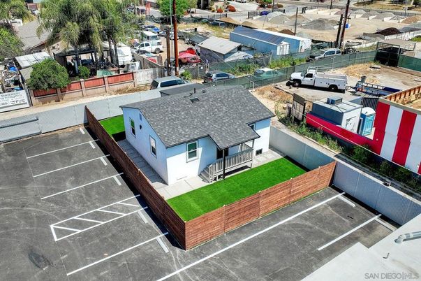 Exterior, Drone