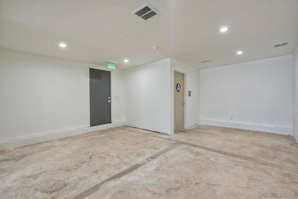 Elevator, Empty room, Interior, Recessed Lighting
