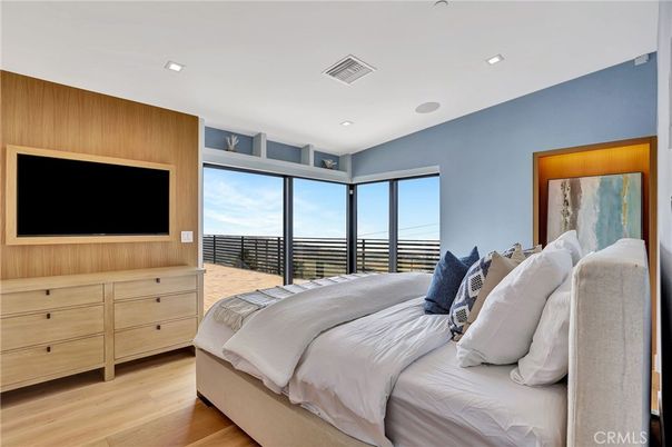Bedroom, Interior, Recessed Lighting, Water, Wood Texture Flooring